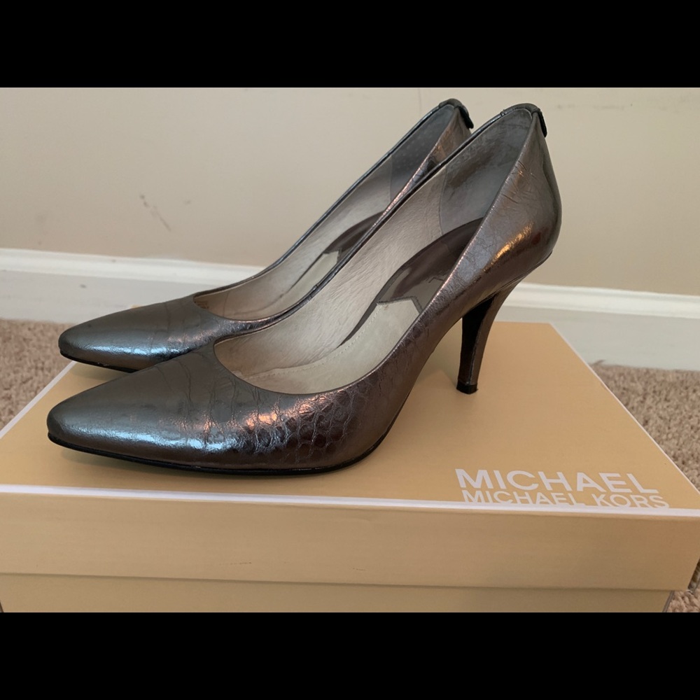 Michael Kors silver pumps
